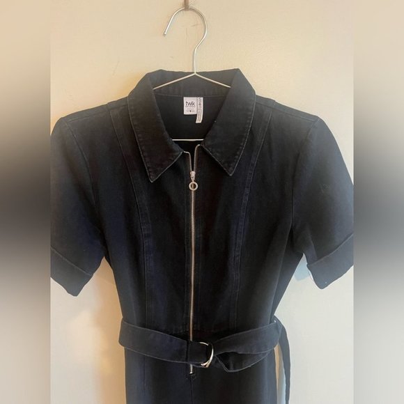 Belted and Zipped Black Denim Dress - Picture 5 of 7